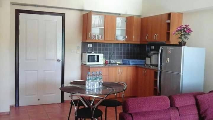 Lomsabai Apartments بانغسين المظهر الخارجي الصورة