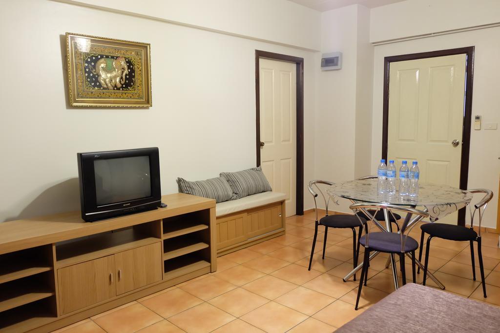 Lomsabai Apartments بانغسين المظهر الخارجي الصورة