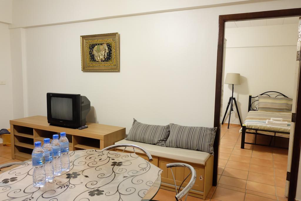 Lomsabai Apartments بانغسين المظهر الخارجي الصورة