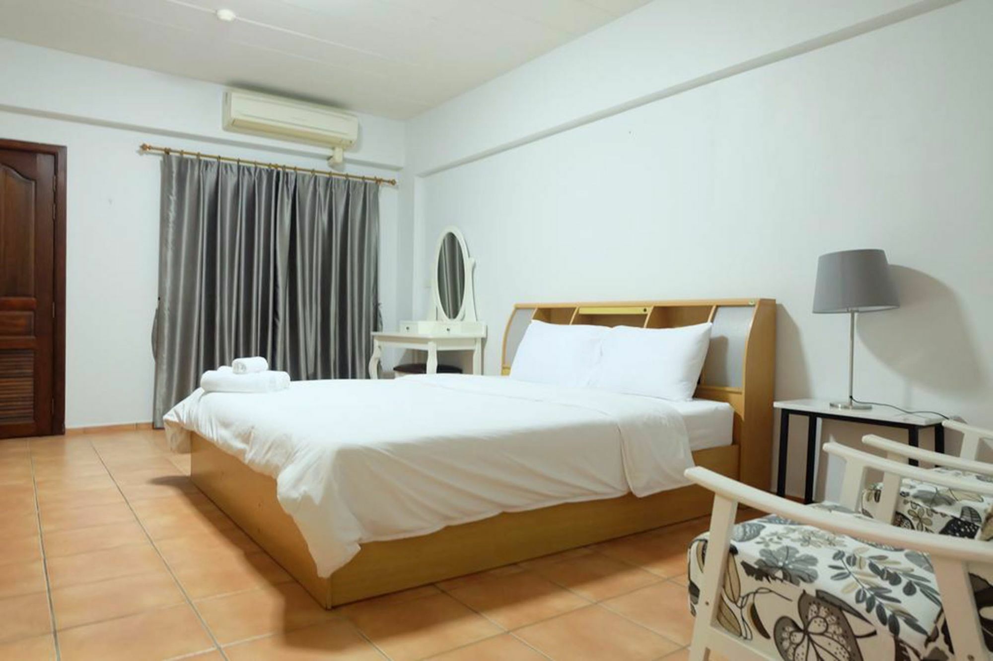 Lomsabai Apartments بانغسين المظهر الخارجي الصورة