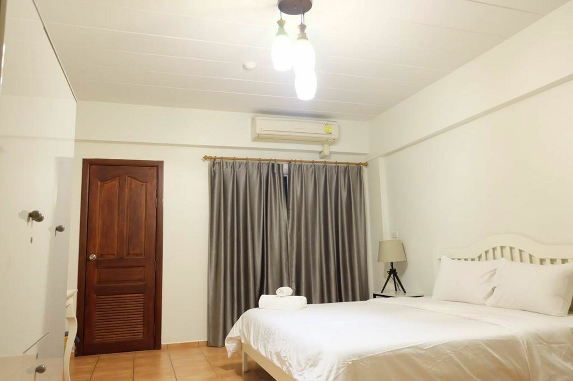 Lomsabai Apartments بانغسين المظهر الخارجي الصورة