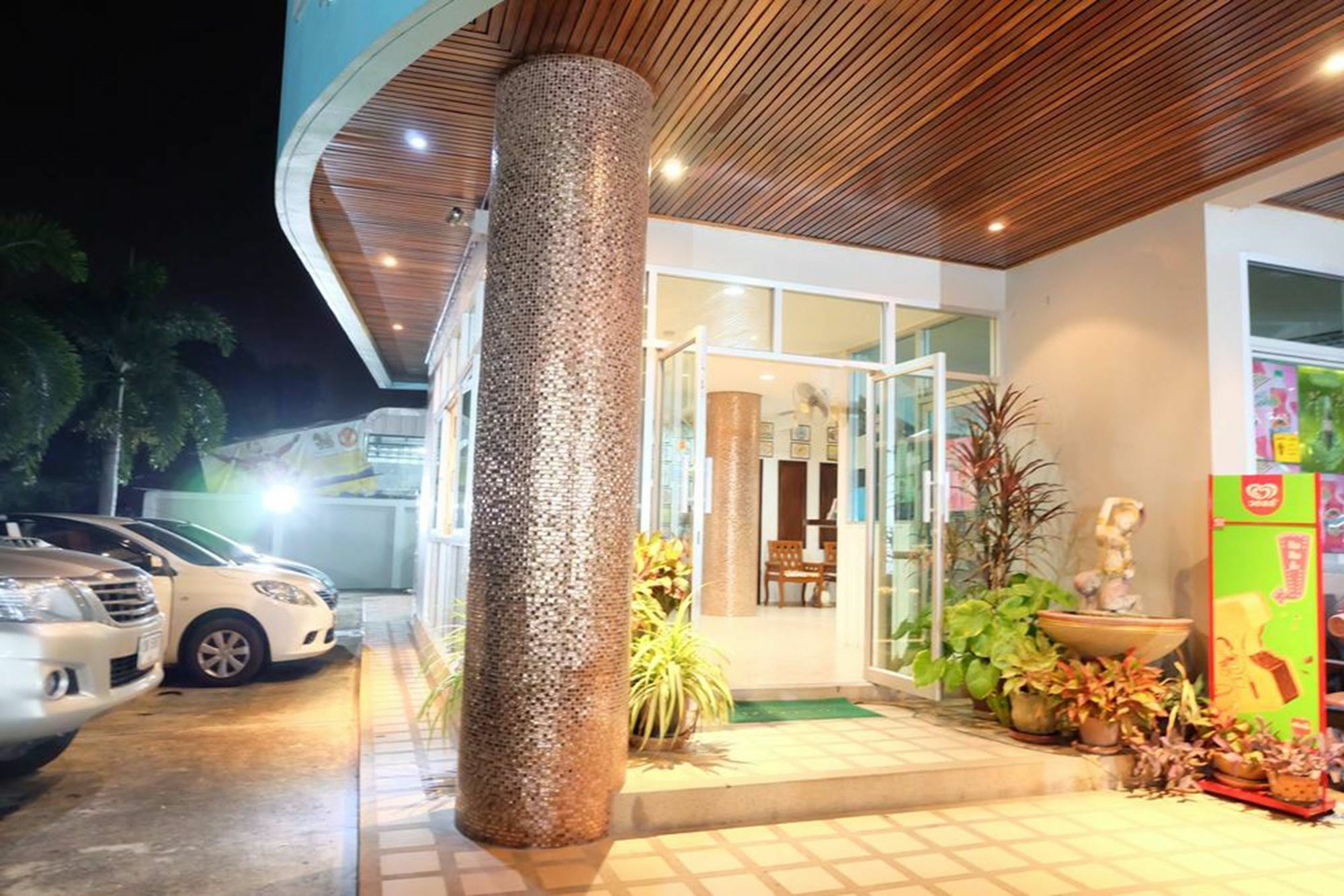 Lomsabai Apartments بانغسين المظهر الخارجي الصورة