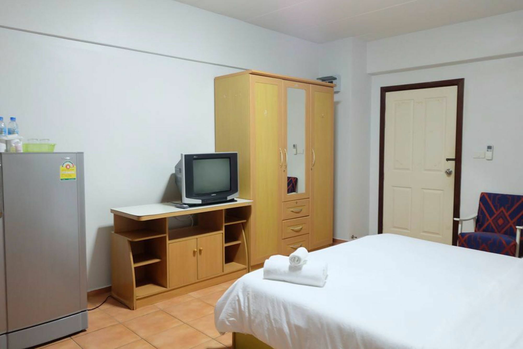 Lomsabai Apartments بانغسين المظهر الخارجي الصورة