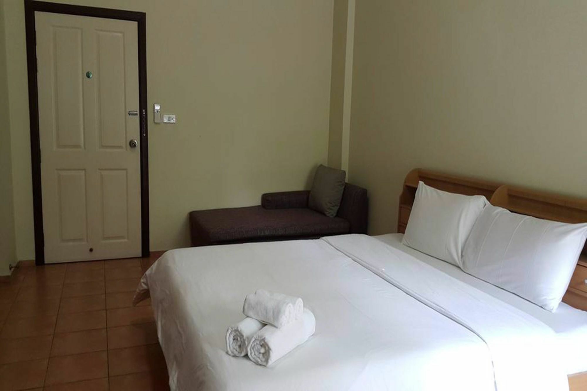 Lomsabai Apartments بانغسين المظهر الخارجي الصورة